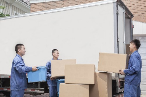 Local man and van removals service in Eltham for home moving support