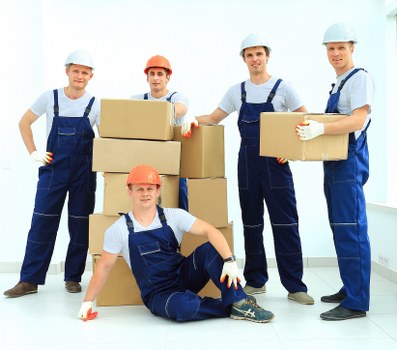 Safe manual handling during a house move