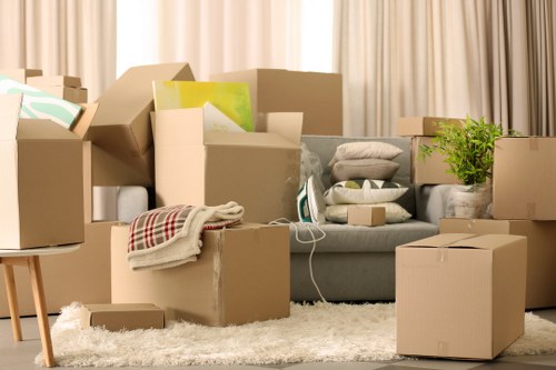 Removalists navigating access challenges at an Eltham property